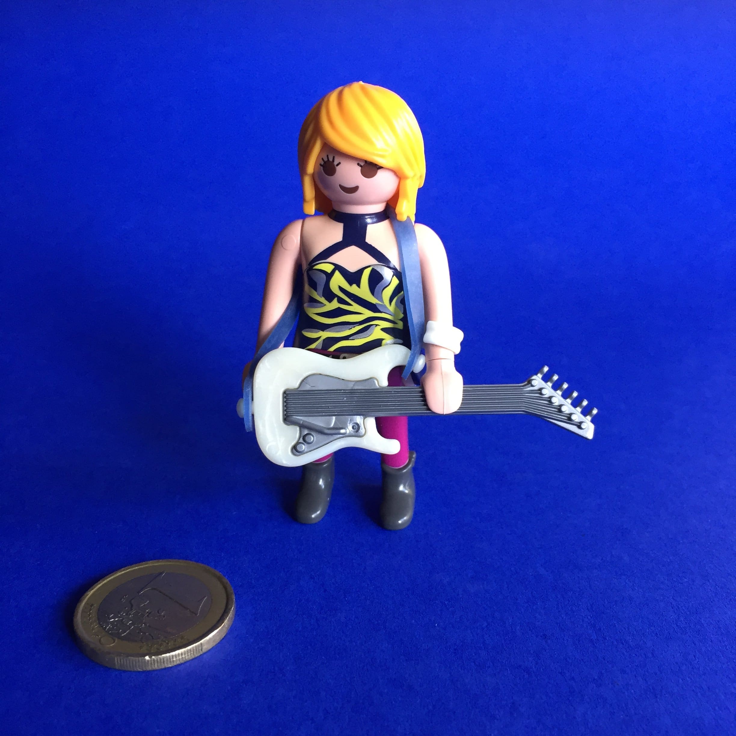 meisje/vrouw gitaar, rockster – met Poppetjes