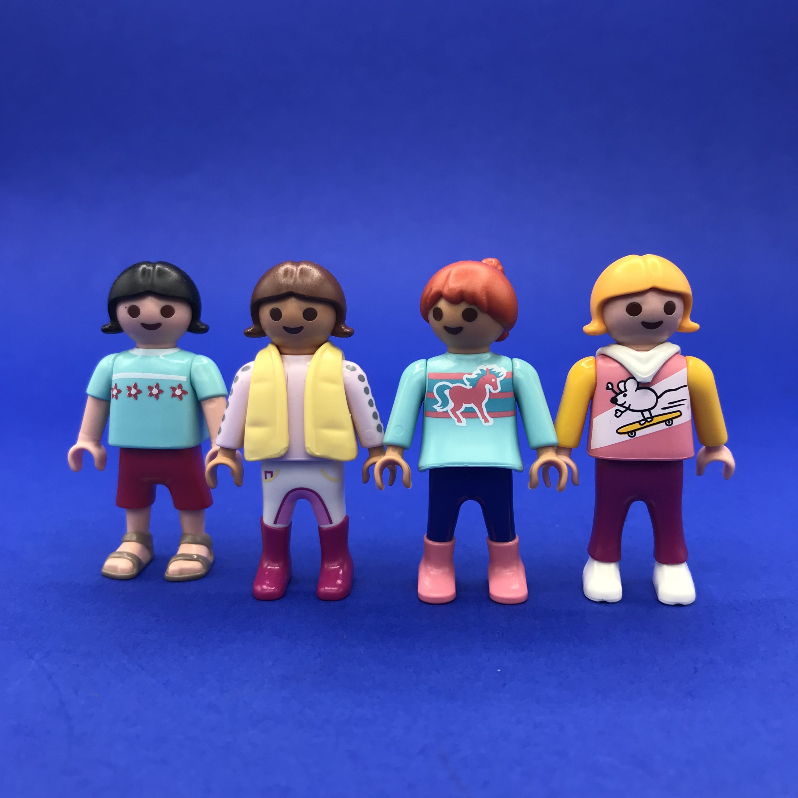 magie duif Persona Playmobil set van vier meisjes met blond, bruin, rood en zwart haar –  Werken met Poppetjes