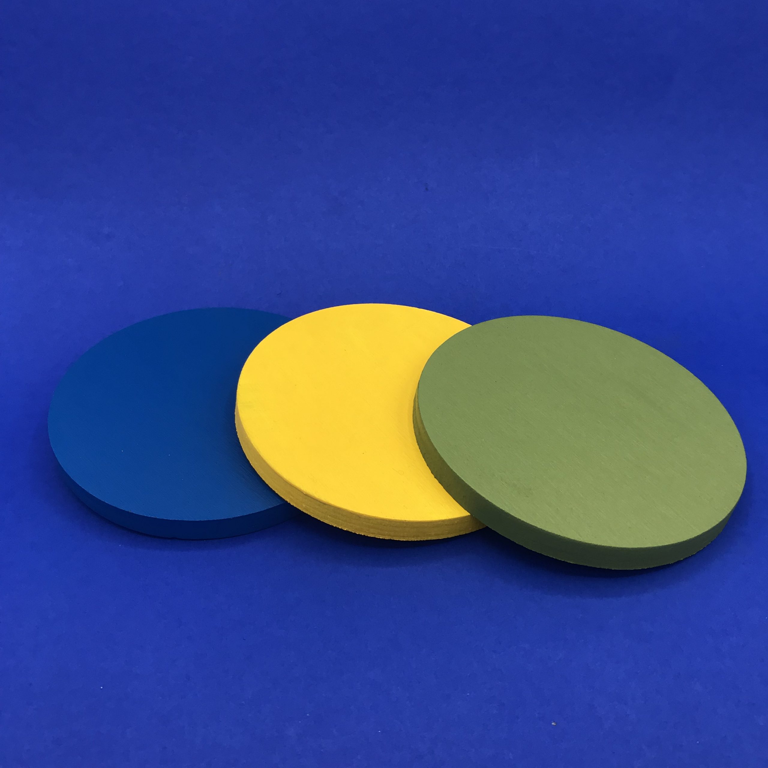 Slank Isaac Sta in plaats daarvan op Houten schijven, 3 stuks in de kleuren geel, groen en blauw – Werken met  Poppetjes